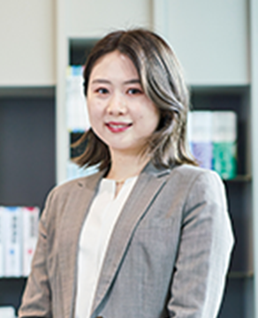 津川 まりな さん 画像