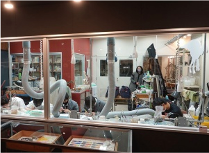 研究現場を展示する「恐竜学博物館」