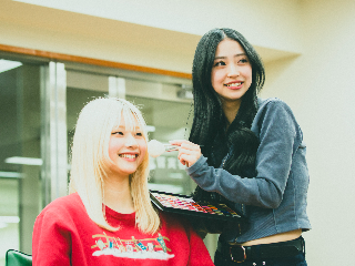 窪田理容美容専門学校